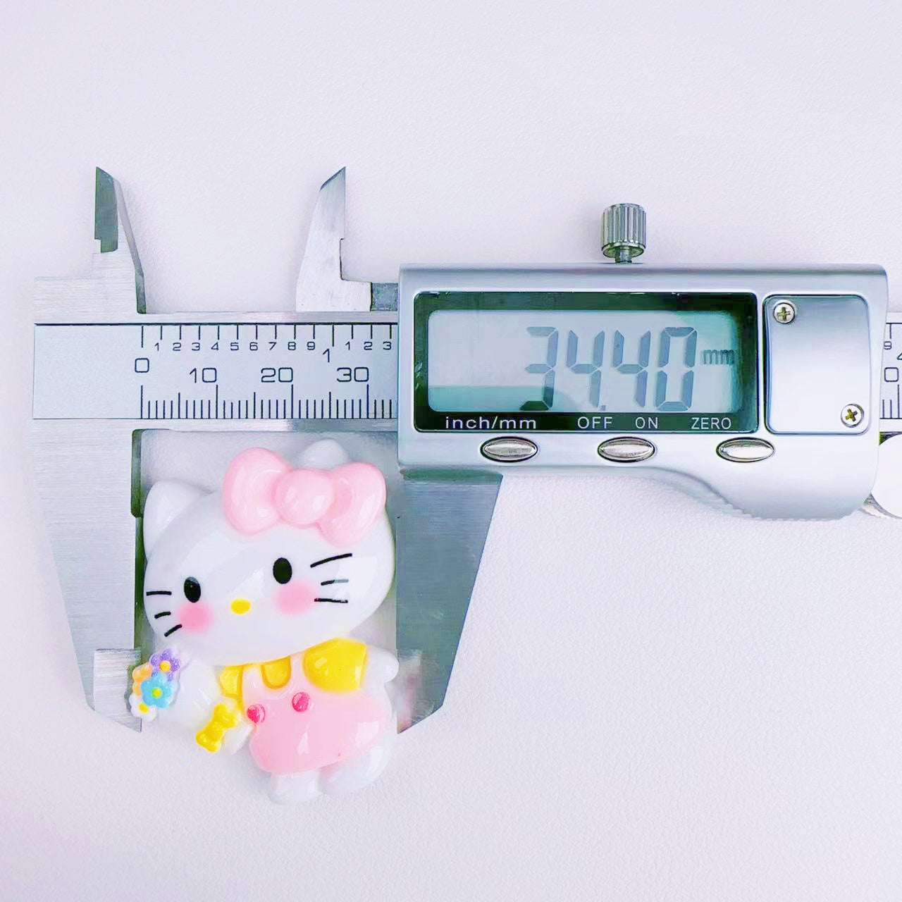 LG101 Big Size Cartoon Cat Charm Set