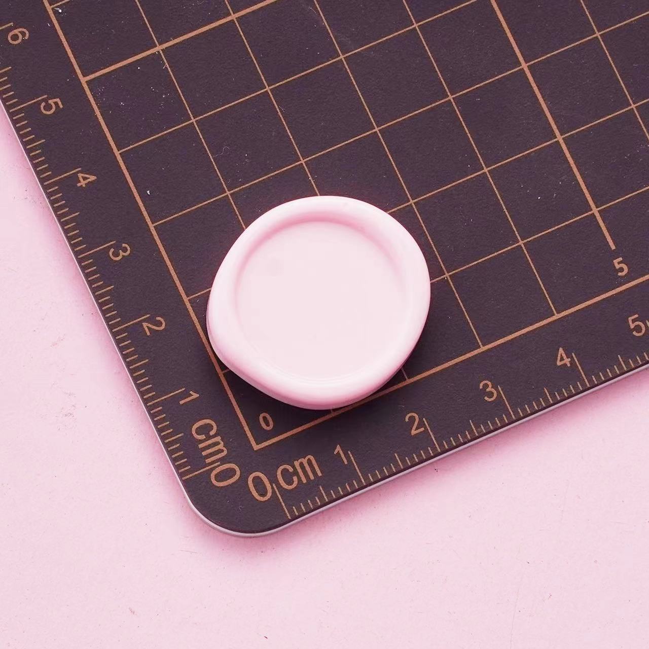 Small Size Round Shaped Base Tray for Hairclip