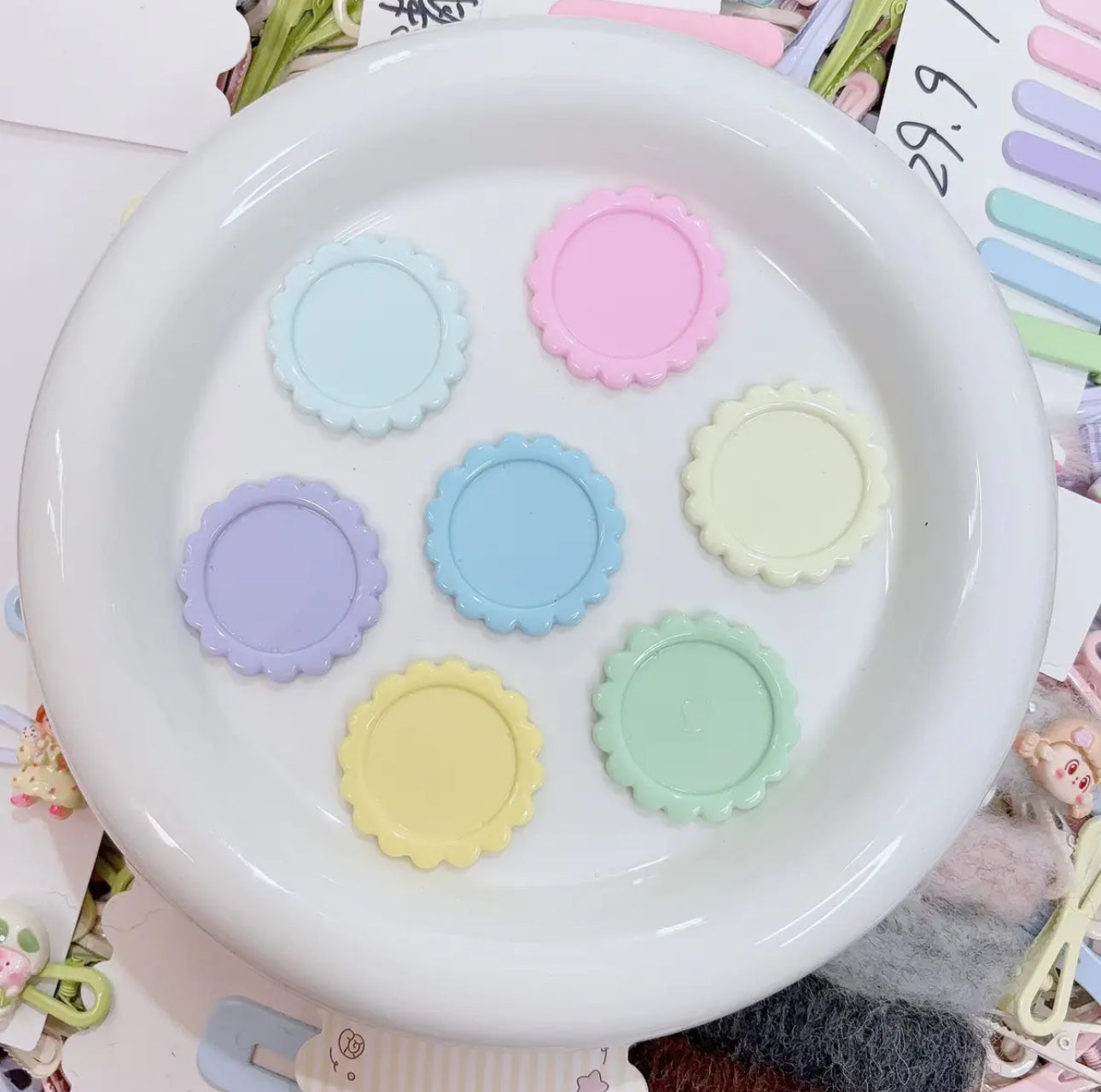 Small Size Round Shaped Base Tray for Hairclip